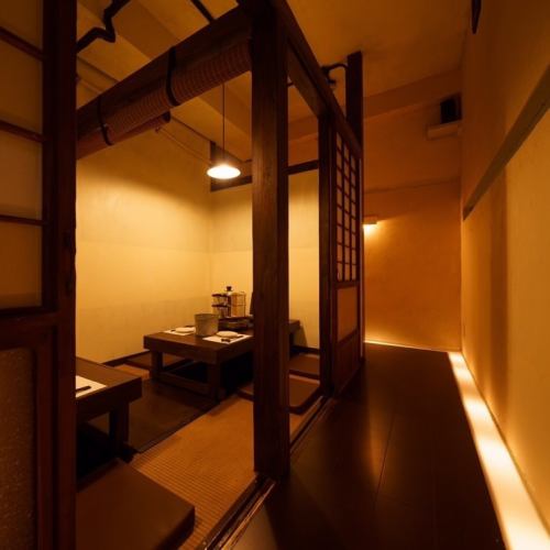 The horigotatsu private room can accommodate 3 to 10 people.