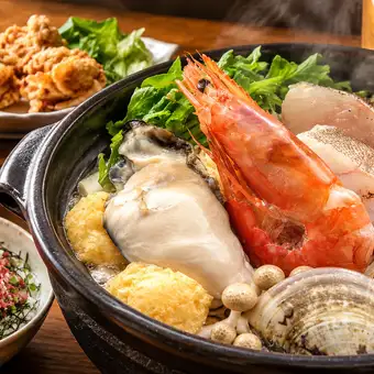 【海鮮鍋のコース】、刺身、ざんぎ、牛トロ手巻きなど、ビール、地酒など飲み放題付、4500円