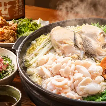 【痛風鍋のコース】、刺身、ざんぎ、牛トロ手巻きなど、ビール、地酒など飲み放題付、5500円