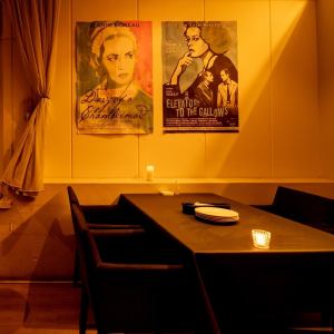 落ち着いた店内はデートや女子会にも人気です。