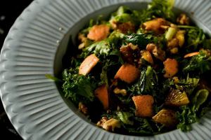 季節フルーツとくるみのサラダM/L