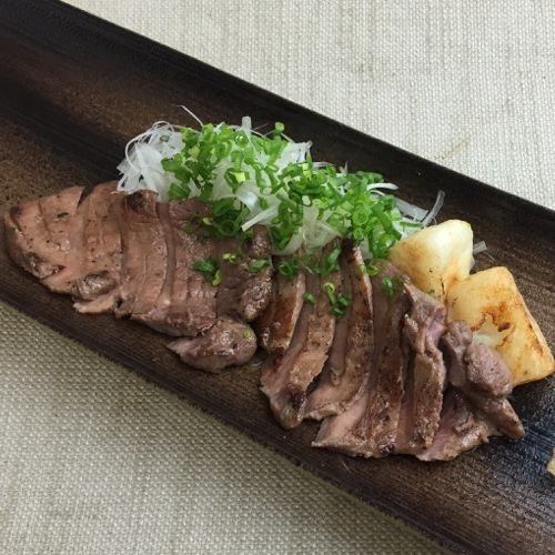 Discerning meat dishes that condensed the taste of the ingredients ☆ Have a luxurious time!