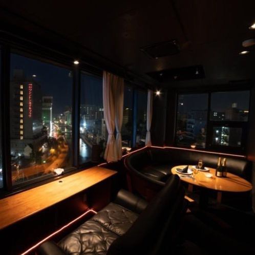 《For dates, anniversaries, birthdays》 Hakata x night view x adult time = El Escondite.It's a special space just for two, not too tight and not too loose.