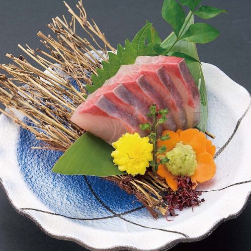 八幡鰤生魚片