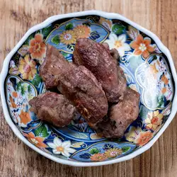 两块猪横膈膜（猪五花肉）