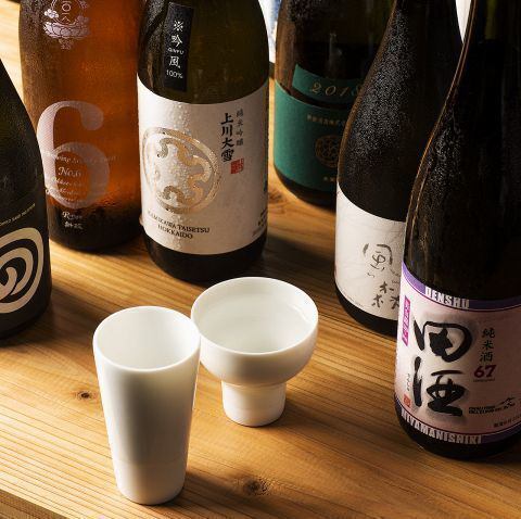 厳選の日本酒は常時10種以上！お酒のアテになるメニューも多数！