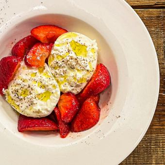 "Girls' Night Out" Popular Burrata Cheese and Strawberry Sparkling Wine! 3 hours of all-you-can-drink for 6,000 yen