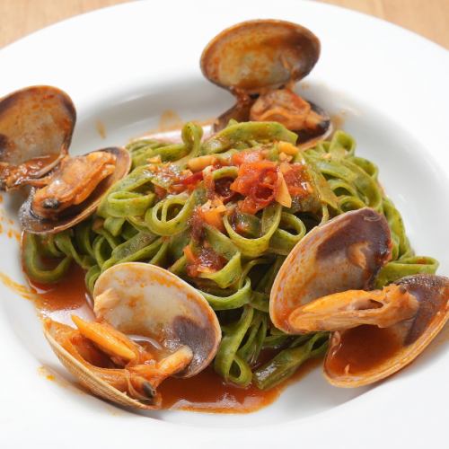 海の幸を堪能する、贅沢パスタ2種をご用意しました。