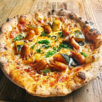 タコちゃんチョリソーと栗カボチャのトマトピザ