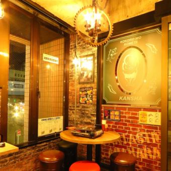 ◎ slowly eating with a stylish round table ◎ fancy cafe-style inside of the store of "Nishikasai West from red"! As a pub, as well as girls' associations and corporate banquet scenes, as well as celebrations for birthday anniversaries, date, You can use it in various scenes!