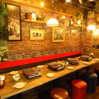 If you want to have a banquet in a stylish space, leave it to Akakara!When renting out the store, we ask for a minimum of 40 people.We offer a 7-course, 2-hour all-you-can-drink meal for 4,400 yen (tax included) that is perfect for not only the banquet season, but also for everyday use! Plans without all-you-can-drink options are also available◎