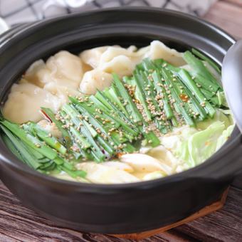 【入門コース】平日180分週末120分飲み放題付き!女性に人気コラーゲンたっぷり餃子鍋がメイン!