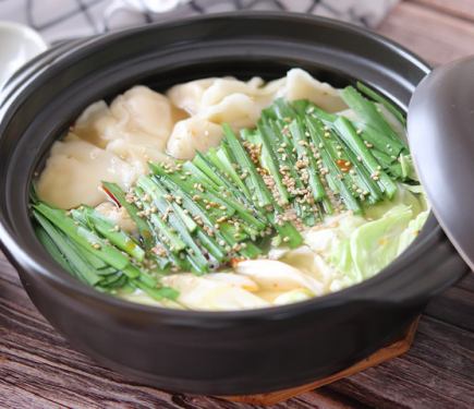 【入門コース】平日180分週末120分飲み放題付き！女性に人気コラーゲンたっぷり餃子鍋がメイン！