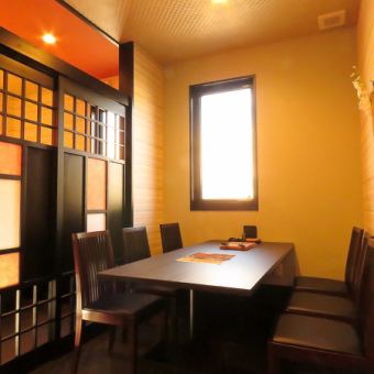 [1st floor] On the 1st floor of the store, we have table seating for 6 people where you can sit comfortably! There is a spacious space, so customers can spend a comfortable time while maintaining distance from each other. receive.Please enjoy a wonderful time at our spacious table seating for 6 people.