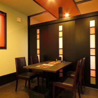 [2nd floor] The 2nd floor area of the restaurant allows you to enjoy your meal in a more calm atmosphere.The spacious space has a comfortable table seating for 4 people, allowing you to spend some private time♪ The 2nd floor area is perfect for special occasions or entertaining important guests. is.Enjoy the elegant atmosphere while enjoying the food.