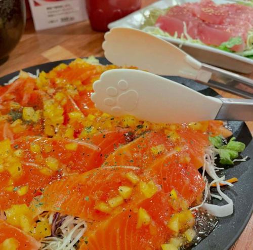 当店のエース「みずほちゃん」が、

今月で卒業するため、

3月3日（月）に店舗にて送別会しました。

とても愛嬌のある接客で、ファンもついていました✨

最近新たに加わった新人さんたちも少しずつ肉バルでの業務に慣れてきて、

みずほちゃんの様な接客が徐々に出来る様になってきていますので、

今後の営業も皆様に楽しんで頂ける様に努めていきます。

そして、

3月10日（月）より大変心苦しいのですが、

使用している食材、資材の止まらない高騰により

当店メニューの価格を改定させて頂きます。

それに伴い、デザート🍨を含めたメニューが4品程仲間入りします。

メニューの詳細はストーリーやホームページ等で公開いたします。

何卒宜しくお願い致します。

#埼玉ランチ
#戸田公園ランチ
#戸田公園グルメ
#戸田公園カフェ
#埼玉カフェ
#埼玉グルメ
#川越カフェ
#宇都宮ランチ
#浦和カフェ
#熊谷カフェ
#東京駅ランチ
#川口ランチ
#浦和ランチ
#浦和グルメ
#練馬ランチ
#板橋ランチ
#草加ランチ
#越谷グルメ
#草加カフェ
#東京駅カフェ
#川口グルメ
#熊谷ランチ
#大宮グルメ
#池袋ランチ
#蓮田グルメ
#東京駅ディナー
#与野ランチ
#北関東グルメ
#蓮田カフェ
#与野グルメ