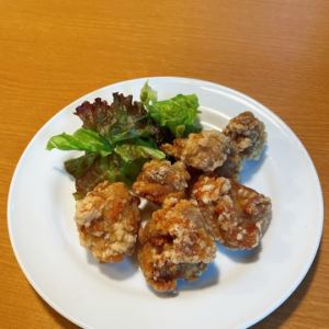 5 pieces of fried chicken with garlic and soy sauce