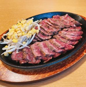 Australian grain-fed beef "skirt steak" cut 100g