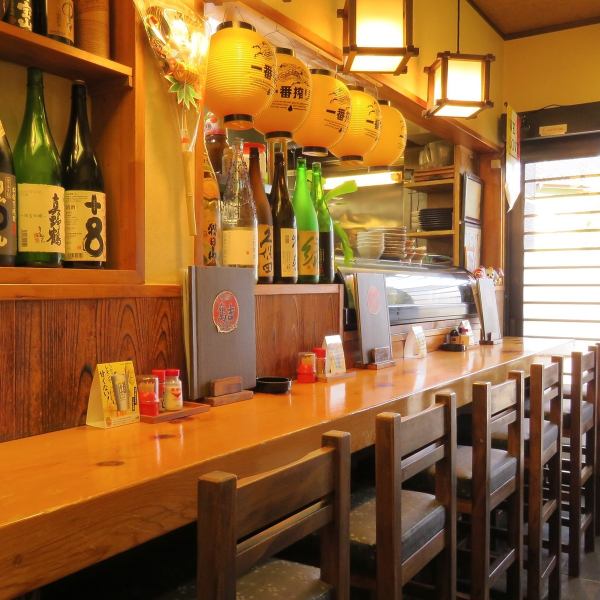 Counter seats that can be used for drinking and dating for one person.Have a good time with our extensive à la carte & drink menu!