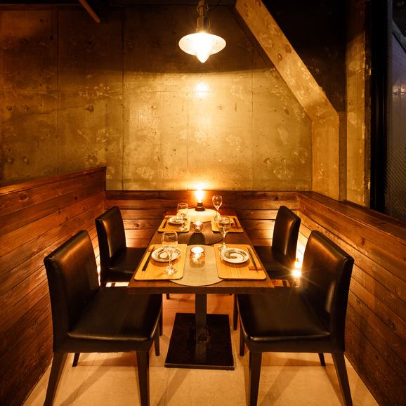 Our completely private rooms ensure privacy and allow you to enjoy your meals and drinks in a luxurious space.You can enjoy your food and drinks with your friends and colleagues without worrying about the people around you.