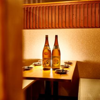 Our Japanese-style private rooms combine traditional beauty with modern comfort.You can enjoy a comfortable time in a quiet and calm atmosphere.It is perfect for small dinner parties, business meetings, or get-togethers with close friends.There are spacious tatami rooms and sunken kotatsu tables, allowing you to enjoy a relaxing time.