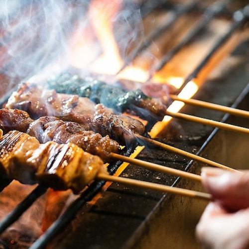 Popular in Ikebukuro! All-you-can-eat charcoal grilled yakitori and drink!