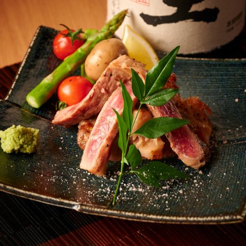 Low-temperature charcoal grilled Wagyu beef