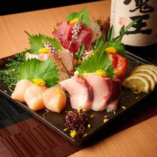 Five kinds of sashimi