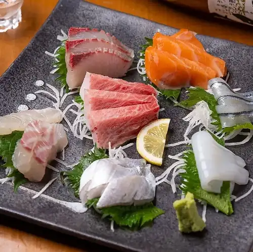 Many seasonal sashimi platters available!
