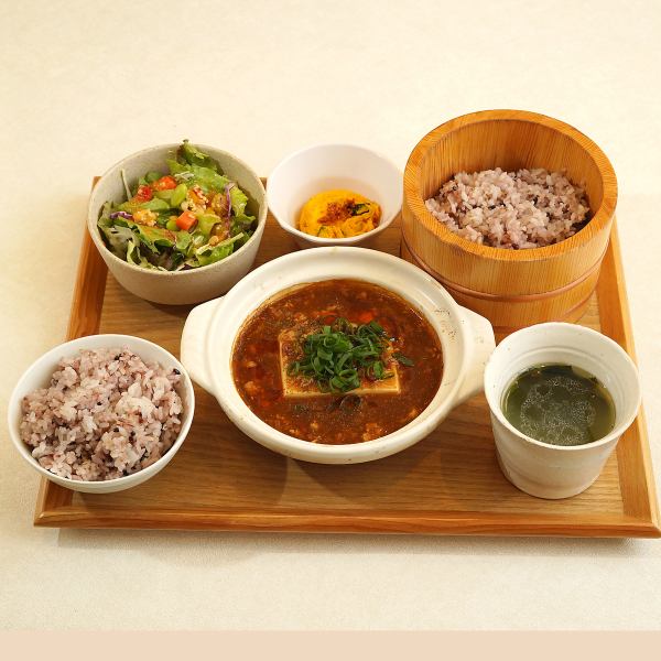 Donabe mapo tofu set (small bowl, soup, rice)