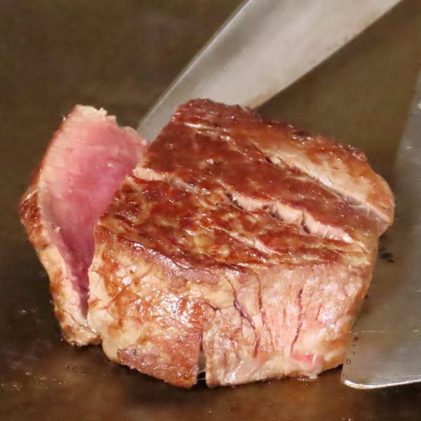 [Premium Meat] Saga Kuroge Wagyu Beef Fillet (The cut may change depending on the day's stock)