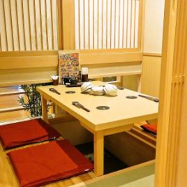 [1F] We have seats that are perfect for a small number of people.It's a 3-minute walk from Isehara Station, so you want to drink on your way home from work! We also have an all-you-can-drink menu with a wide variety of dishes! Please enjoy our popular cheese meatballs and fresh sashimi and yakitori.