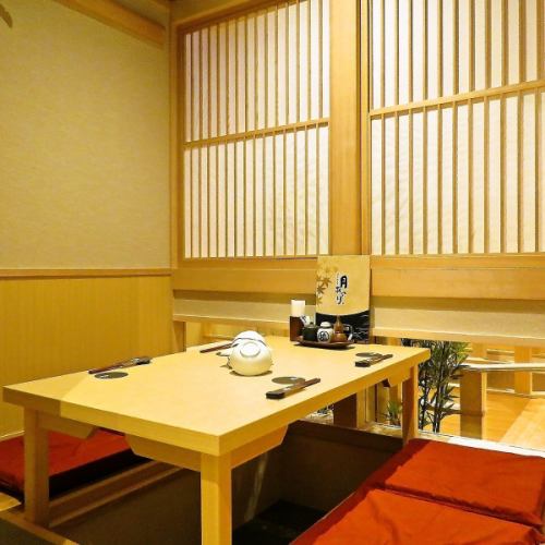 It is a completely private room where you can stretch your legs in a sunken kotatsu style.