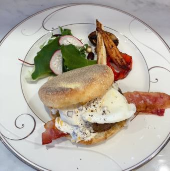 Flying Beef Eggs Benedict Set