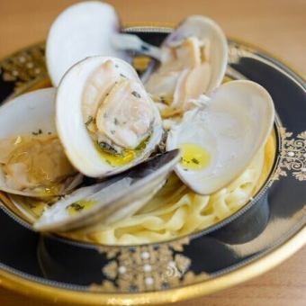 【一流のシェフが作る絶品パスタ♪】イタリアから仕入れた生パスタを使用した”蛤タリオリーニ”