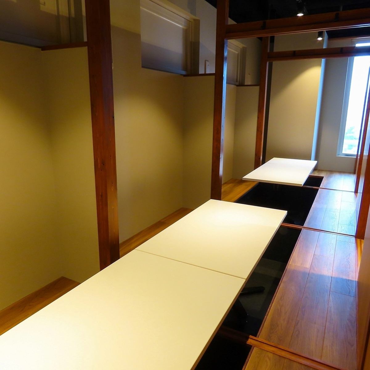 全席扉付き完全個室/単品飲み放題1100円/無制限飲み放題1650円