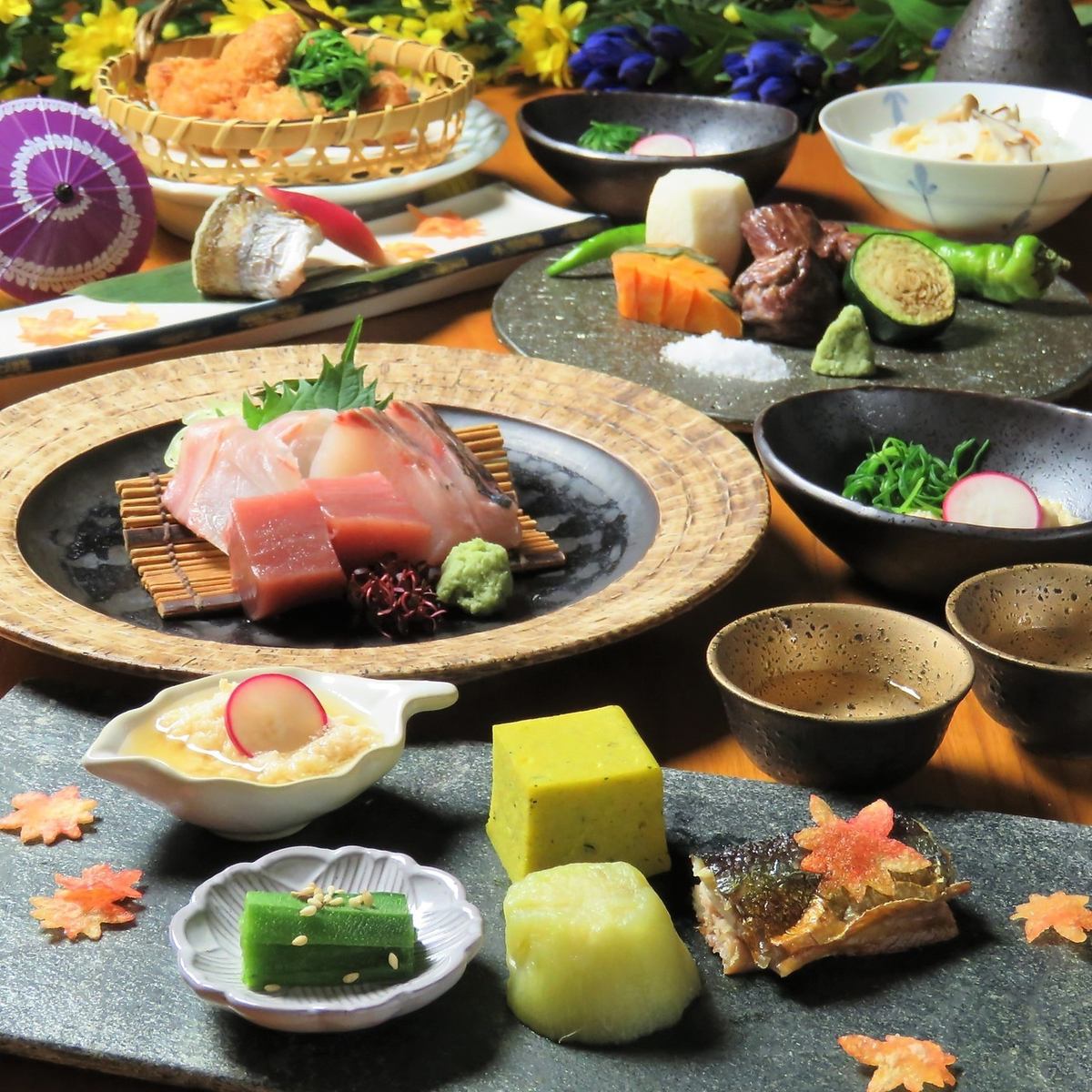 【完全包間】手拿日本酒，可以享用海鮮、山珍等時令美食的日式餐廳