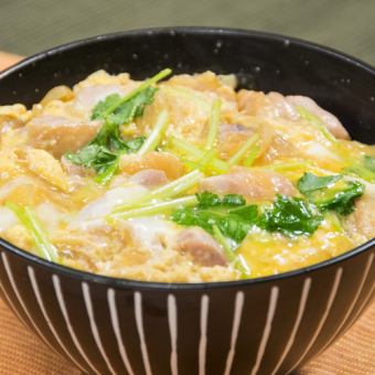 Oyakodon with fluffy eggs
