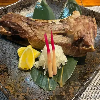 Oven-baked tuna jaw