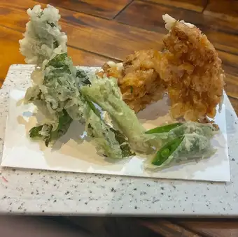Tempura made with seasonal ingredients