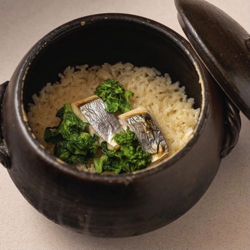 Clay pot rice eel and rape blossoms