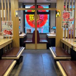 The interior of the store has a warm, homey, wood-toned atmosphere.We have counter seats and table seats.Perfect for a variety of occasions, whether you're dining alone, with your family or at a drinking party.Please use all means!