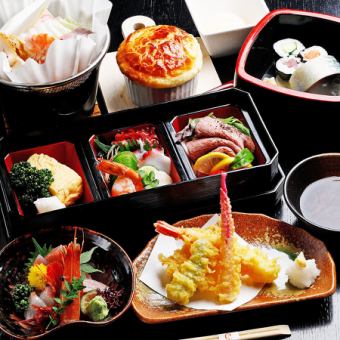 ★適合休閒娛樂和晚宴。可以享用壽司和寄生火鍋的“懷石套餐[Raku]”
