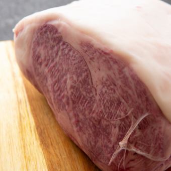 ★ 奢華享用作為最高級牛肉而聞名的黑毛和牛的「黑毛和牛壽喜燒套餐」。