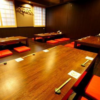 [2F / Digging Gotatsu Private Room] Up to 60 people can be accommodated, excluding the partition between the private rooms.