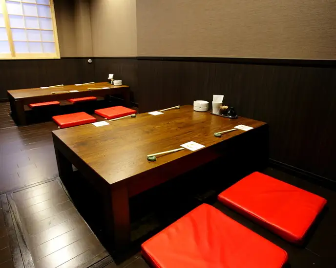 The first floor has all sunken seating! The second floor has both tatami rooms and table seating♪