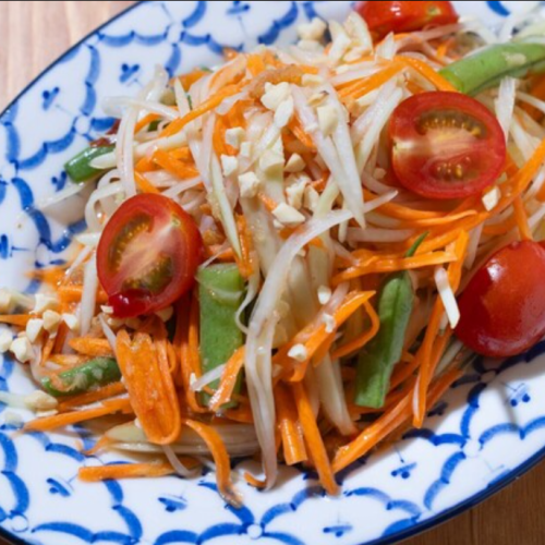 ソムタムタイ　青パパイヤのスパイシーサラダ