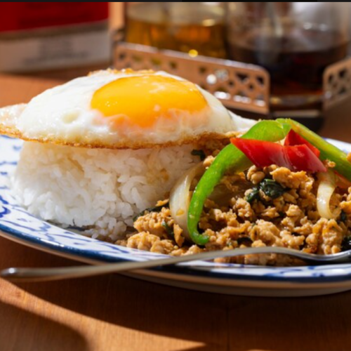 ガイパットガパオ　鶏ひき肉ホーリーバジル炒めごはん