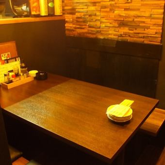 Table seat for 4 people! Available in various scenes ♪ (1F)