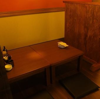 For 4 people, a seating area for girls party and petit banquet ♪ (2F)
